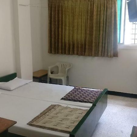 Solanki Guest House Kolhapur Exteriör bild