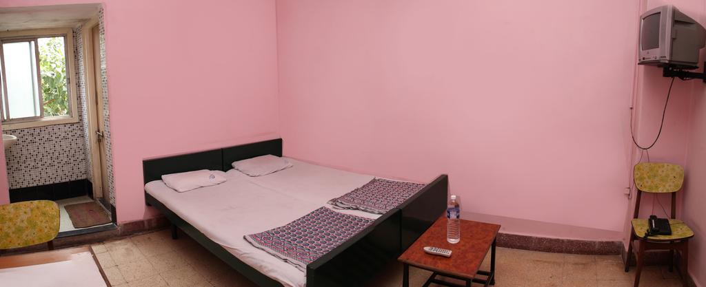 Solanki Guest House Kolhapur Exteriör bild