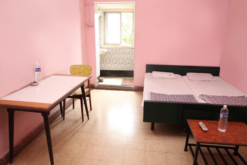 Solanki Guest House Kolhapur Exteriör bild